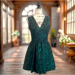 🖤💚New! Size 4 (Fits Size Small) Jessica Simpson Green and Black A-Line Dress 💃🏻